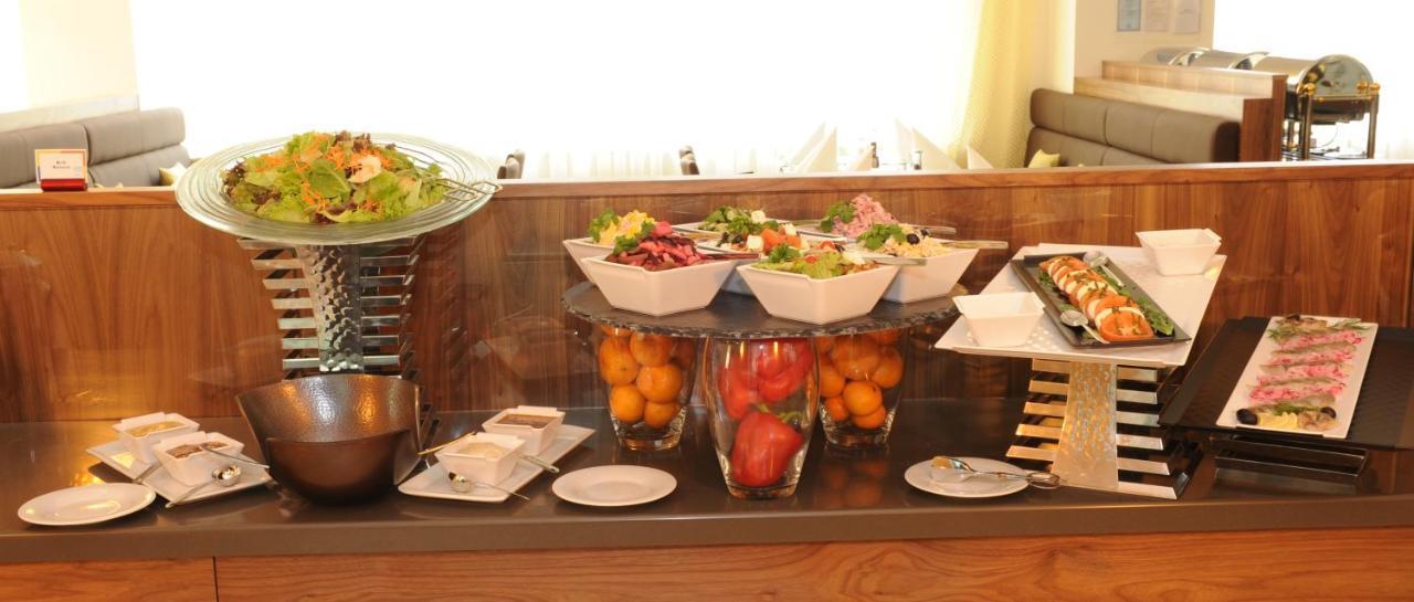 Khortitsa Palace Hotel Zaporizhia Extérieur photo