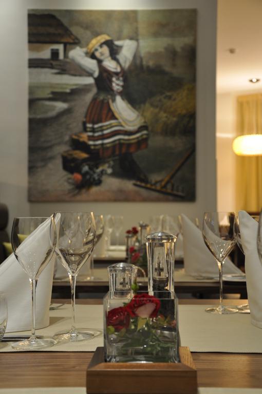 Khortitsa Palace Hotel Zaporizhia Extérieur photo